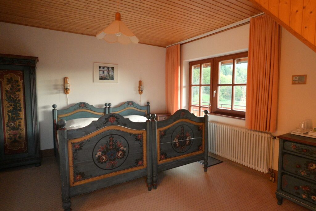 Traditionelles Zimmer, Waldblick